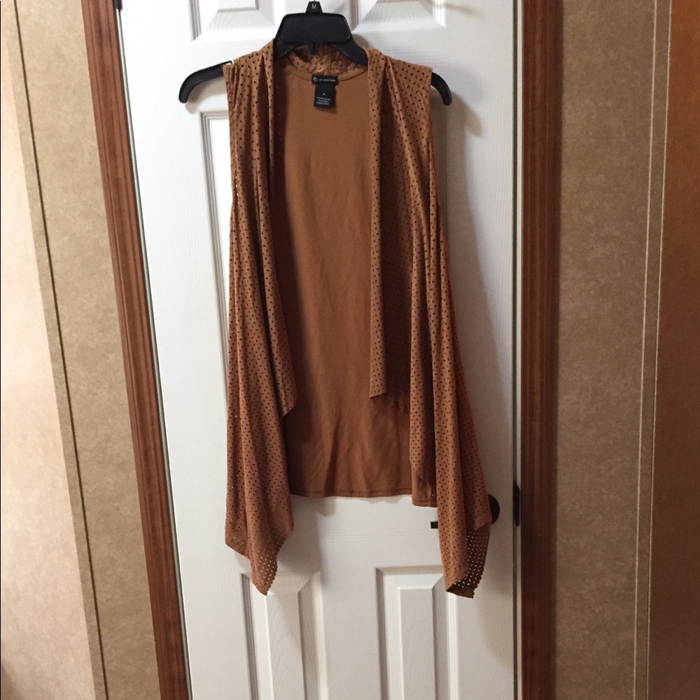 New Directions vest sized Medium